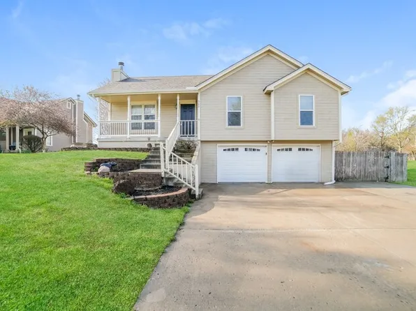505 E 10th St, Kearney, MO 64060