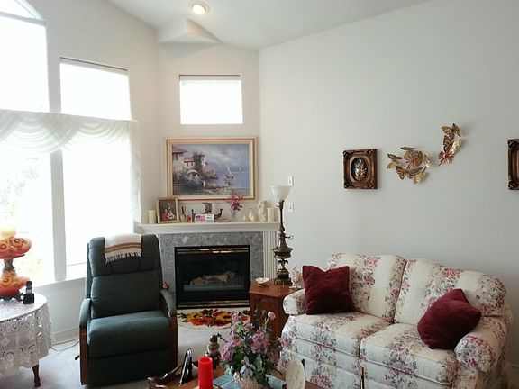 4th image of 6918 208th St SW Unit 306