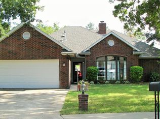 1218 Willow Ct, Blanchard, OK 73010