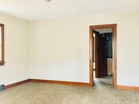 4th image of 514 Oak St