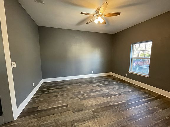 5th image of 810 Park Dr