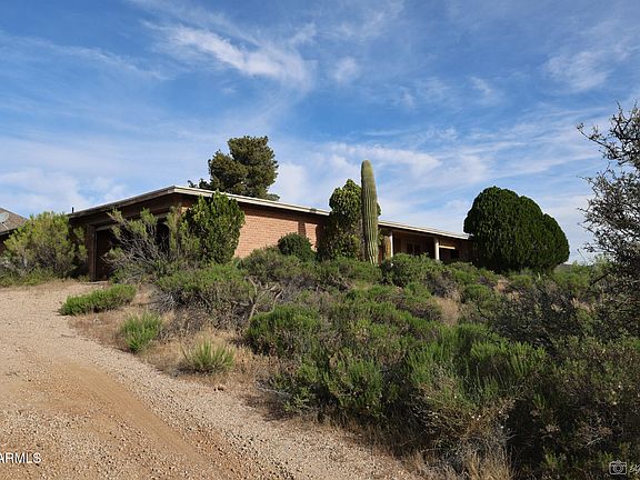 3rd image of 42402 N LA PLATA Road