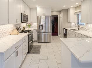2009 Friendship Ln, Falls Church, VA 22043