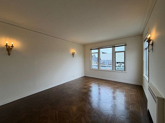 2nd image of 1585 Beach St #1363R