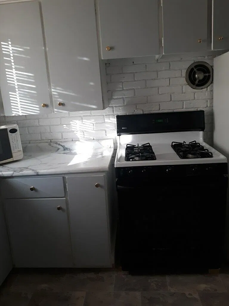 1505 Davenport Ave — Photo 2
