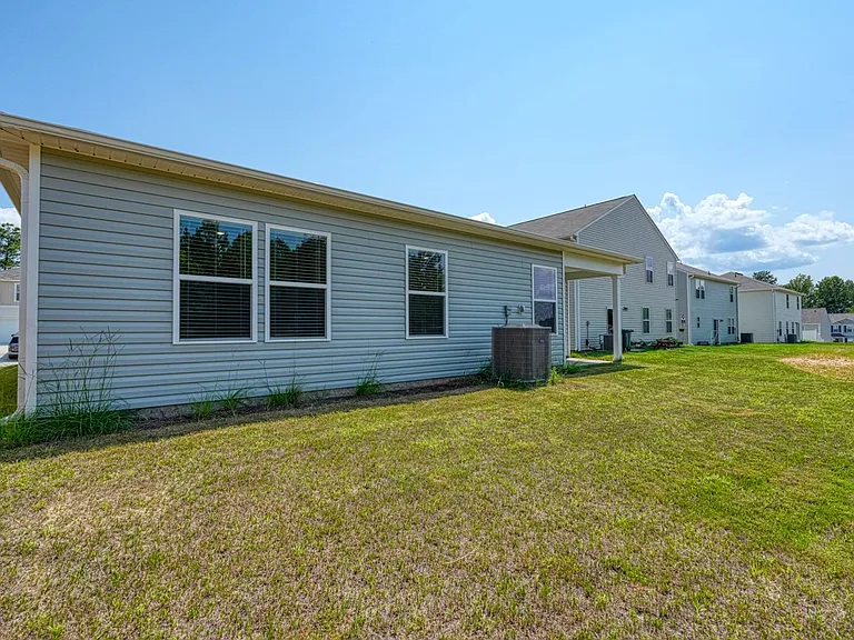 220 Ingleby Rd — Photo 38