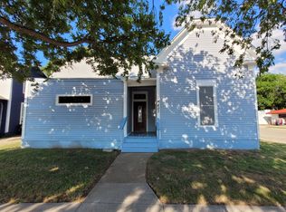 407 S Caddo St, Cleburne, TX 76031