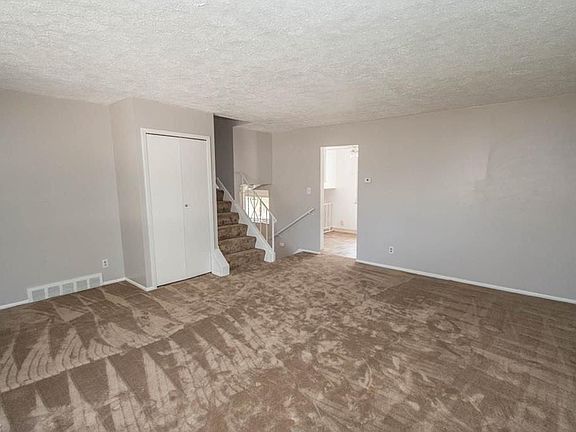 4th image of 23412 Felch St