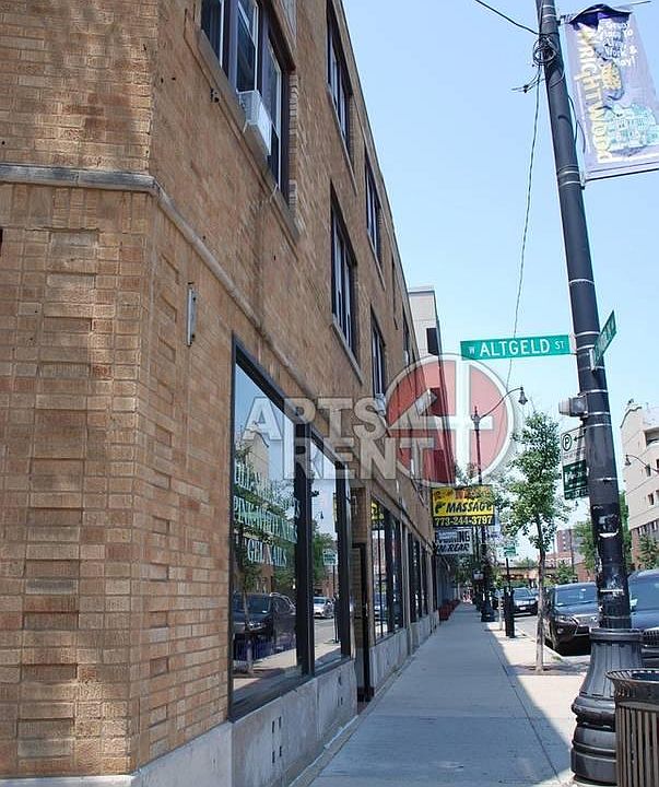 1st image of 2516 N Lincoln Ave