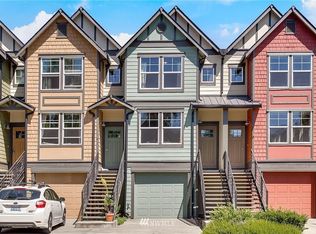 2708 SW Sylvan Heights Dr, Seattle, WA 98106