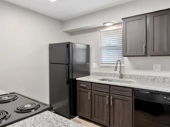 100 Lakeshore Dr #2-050