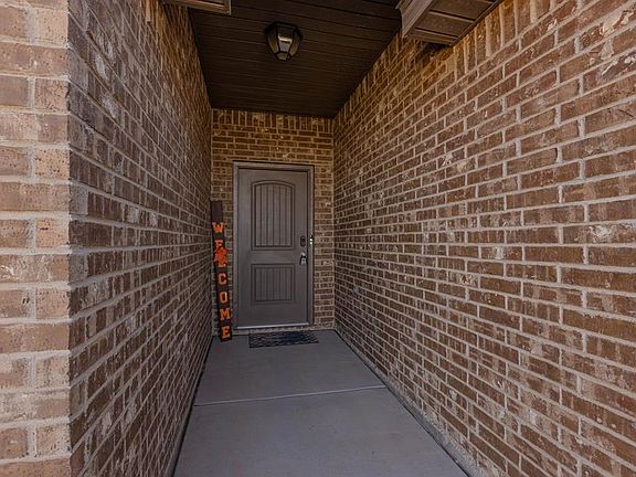 2nd image of 29 Eidenberg Ct