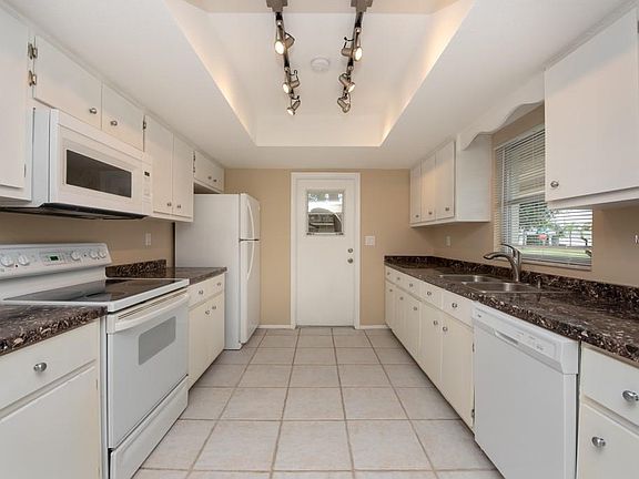 5th image of 2371 Alda Ln