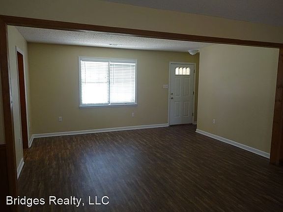 3rd image of 1801 Harcourt Dr