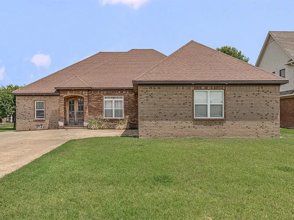 1207 Fox Xing, Blytheville, AR 72315