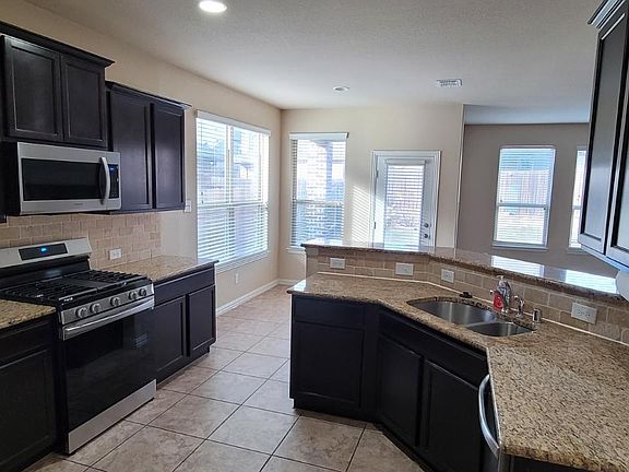 3rd image of 3517 Elm Grove Dr