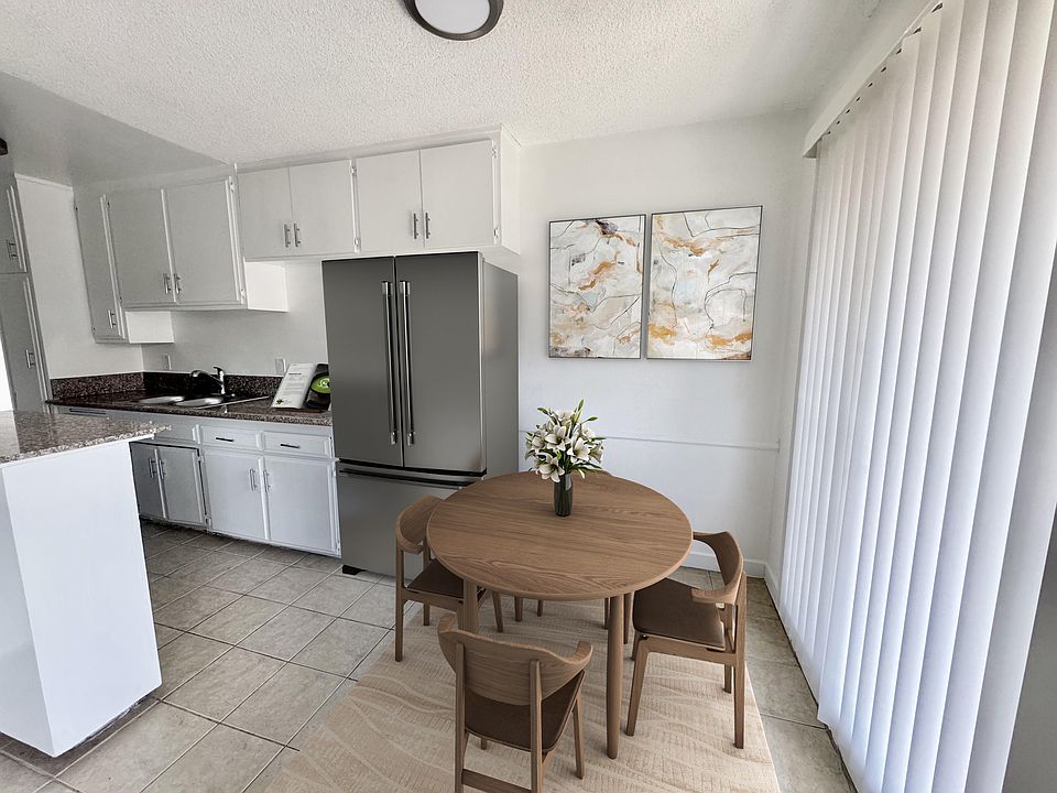 2nd image of 3333 Mentone Ave APT 14