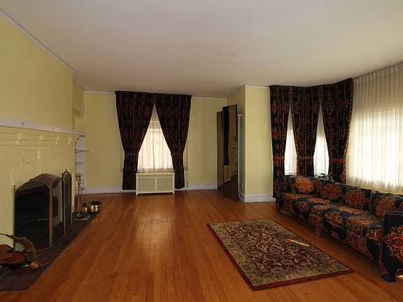 3rd image of 7926 S Chappel Ave