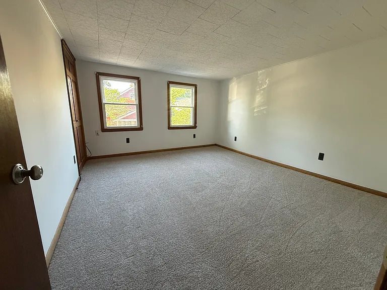 20 Lyman St — Photo 8