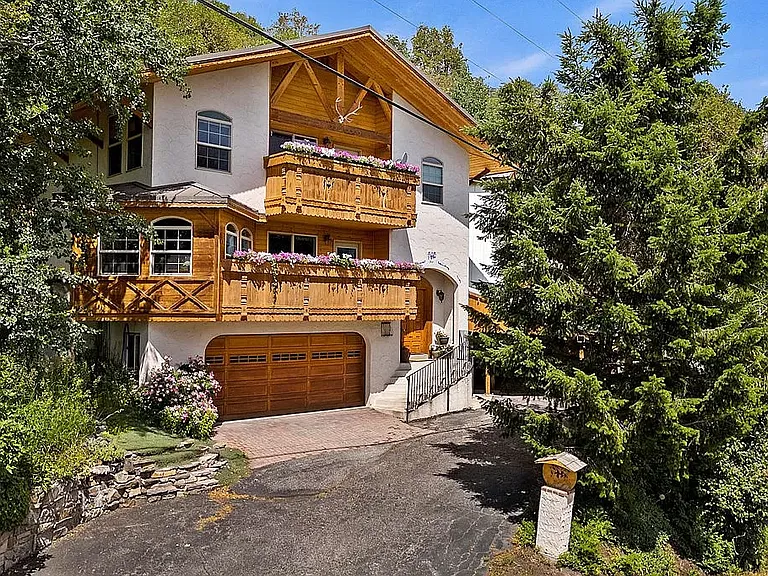 2607 N Viking Dr — Photo 1