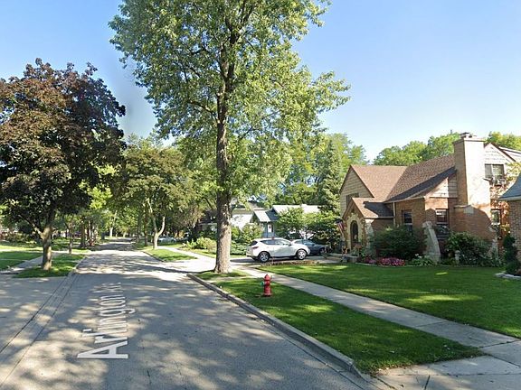 4th image of 657 Arlington Ave
