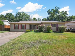 307 SE Robert St, Burleson, TX 76028