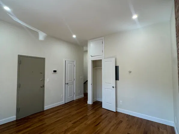 353 Elm St, Newark, NJ