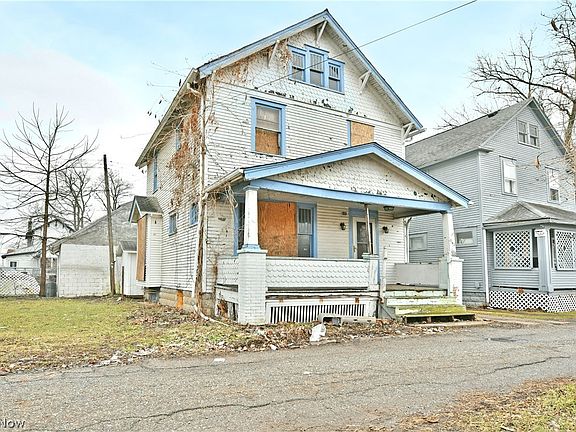 3rd image of 642 Saint Clair Ave