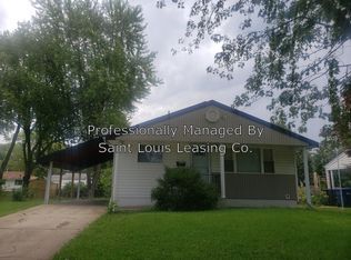 1670 Florissant Park Dr, Florissant, MO 63031