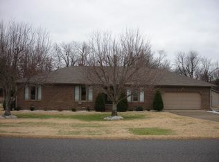 5323 Tuck Rd, Paducah, KY 42001