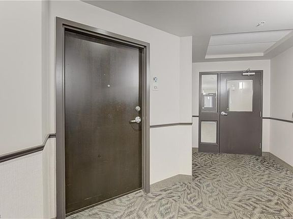 4th image of 776 Laurelwood Dr #101