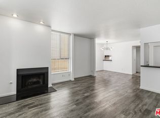 500 S Barrington Ave APT 2, Los Angeles, CA 90049