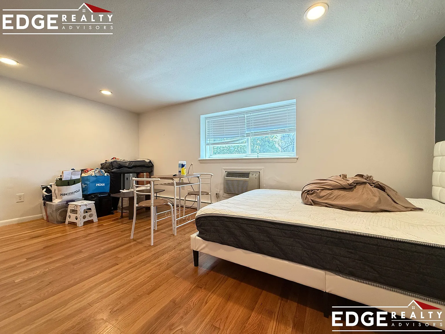 Studio, 450 sqft, $1,950 — Photo 4