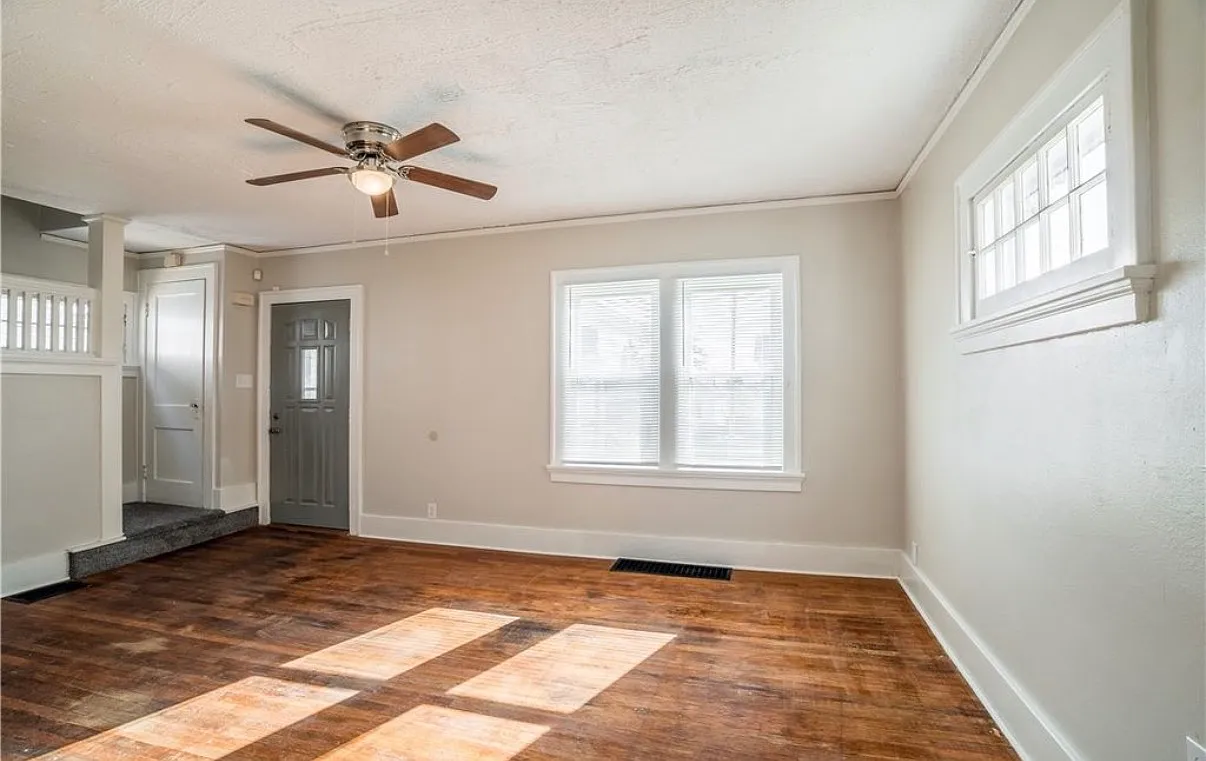 3 bed, 1.5 bath, 1150 sqft, $1,500 — Photo 4