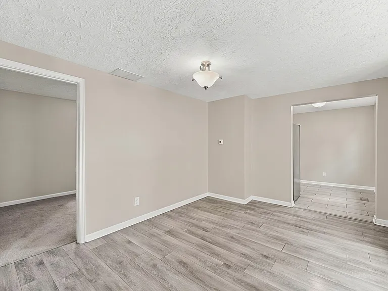 902 Warren Ave — Photo 25