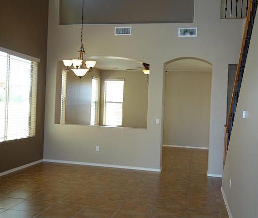 3rd image of 531 W Camino Tunera