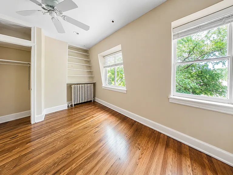 1826 Ingleside Ter NW — Photo 10