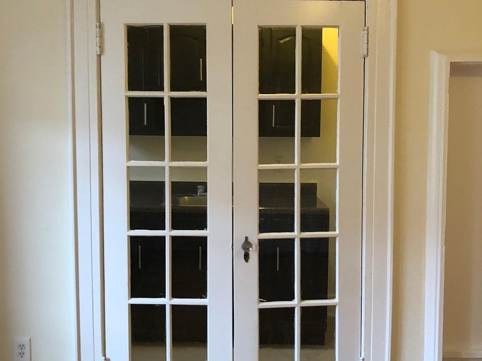1st image of 40 Lenox Ave APT 103