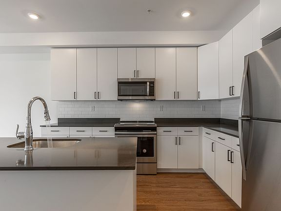 3rd image of 1525 Ridge Ave #304A