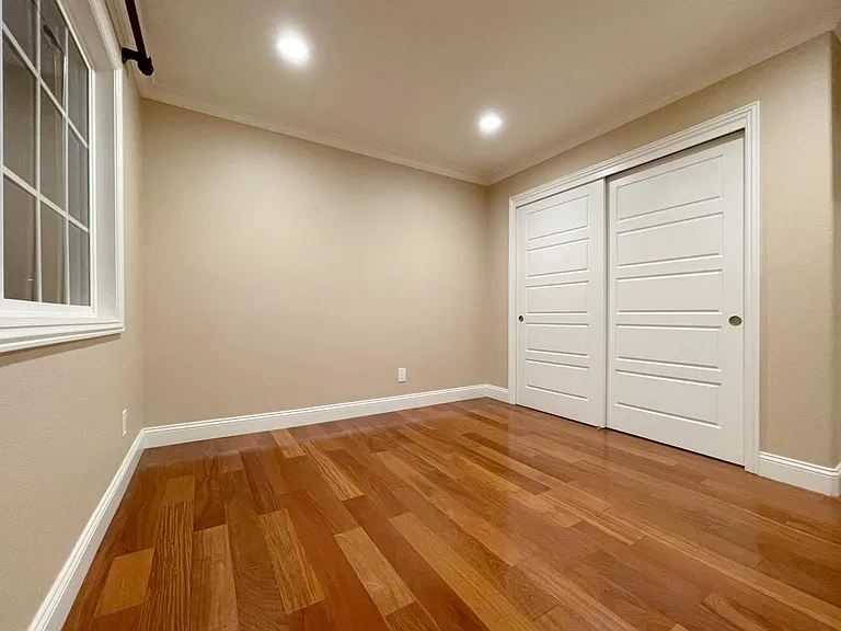 387 Alicia Way — Photo 14