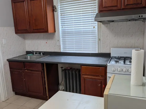 534 S 45th St #3F, Philadelphia, PA 19104