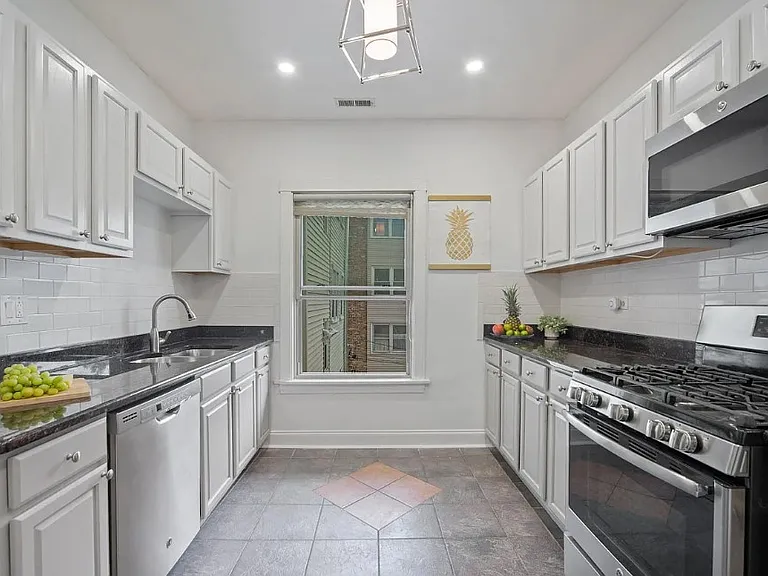 256 Washington Blvd #2 — Photo 8