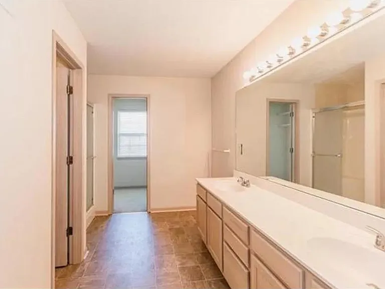 8035 N Lawn Ave — Photo 12