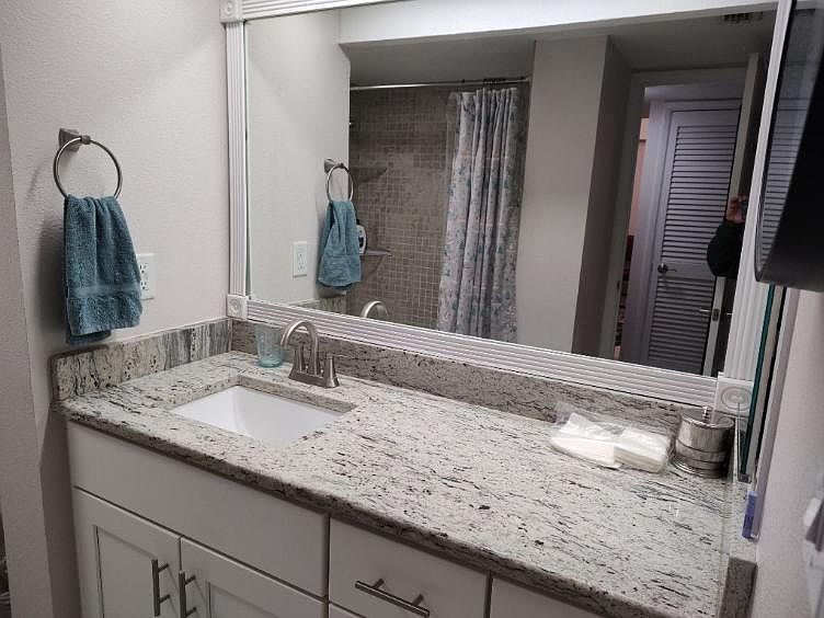 1st image of 13618 Greenfield Dr APT 204