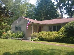 14 Springwood Dr, Saratoga Springs, NY 12866
