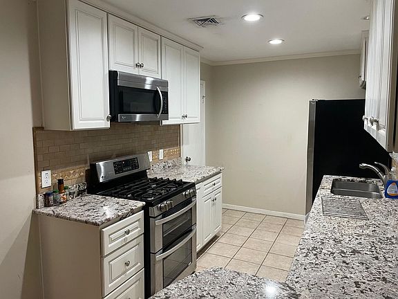 4th image of 9650 Highmeadow Dr