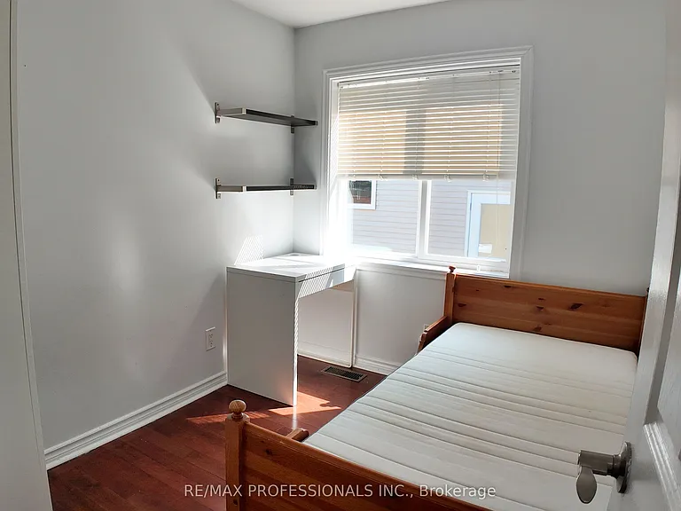 5 Farmbrook Rd #B — Photo 11