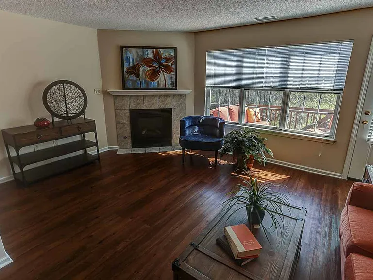 Windsong Place Apartments — Photo 80
