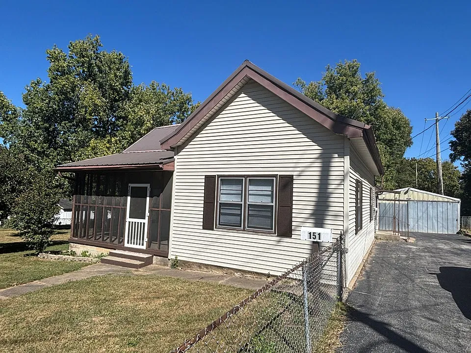 151 Minary Ave