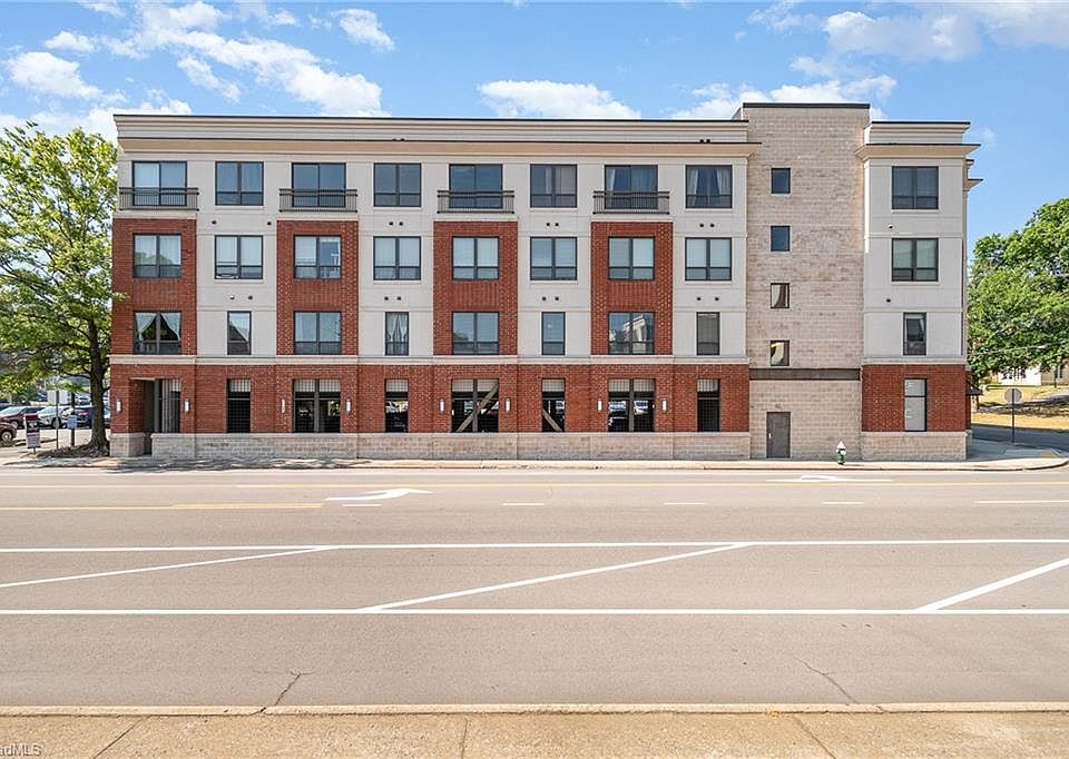 1st image of 411 W Washington St Ste 306